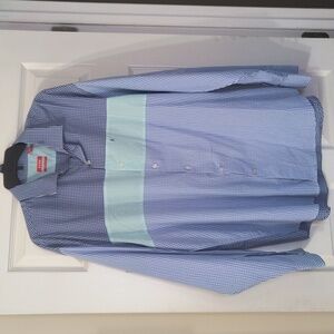 Izod men's long sleeved shirt